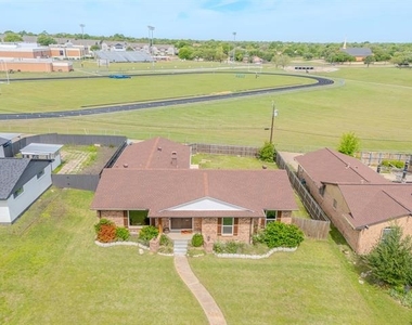 2513 Belhaven Drive - Photo Thumbnail 9