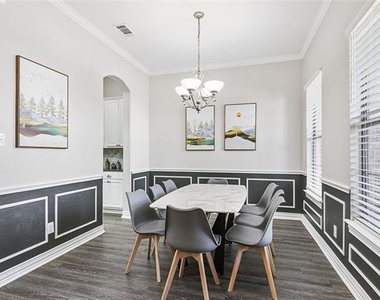 1460 Bristol Lane - Photo Thumbnail 4