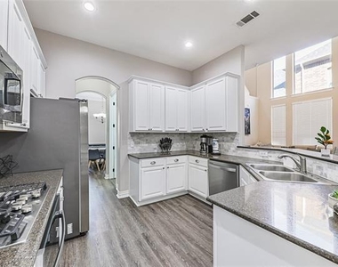 1460 Bristol Lane - Photo Thumbnail 7