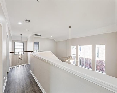 1460 Bristol Lane - Photo Thumbnail 15