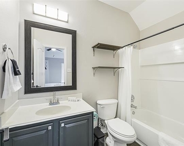 1460 Bristol Lane - Photo Thumbnail 22