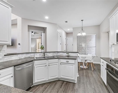 1460 Bristol Lane - Photo Thumbnail 2