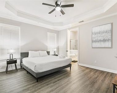 1460 Bristol Lane - Photo Thumbnail 3