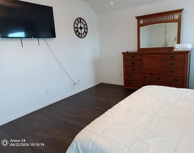 505 Virginia Way - Photo Thumbnail 6
