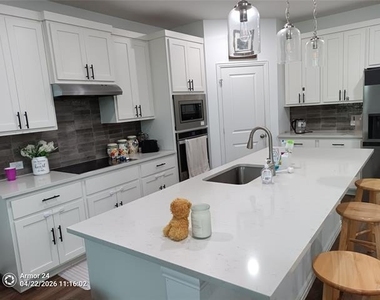 505 Virginia Way - Photo Thumbnail 3