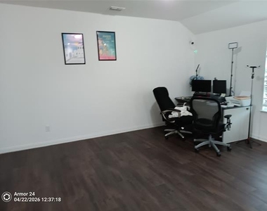 505 Virginia Way - Photo Thumbnail 16