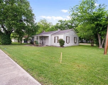 920 N Virginia Street - Photo Thumbnail 3