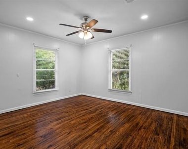920 N Virginia Street - Photo Thumbnail 9