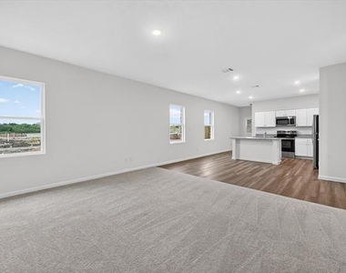 2128 Meadow Park Drive - Photo Thumbnail 5