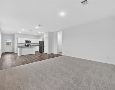 2128 Meadow Park Drive - Photo Thumbnail 4