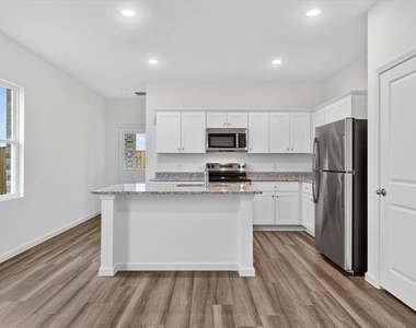 2128 Meadow Park Drive - Photo Thumbnail 3