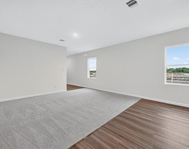 2128 Meadow Park Drive - Photo Thumbnail 7