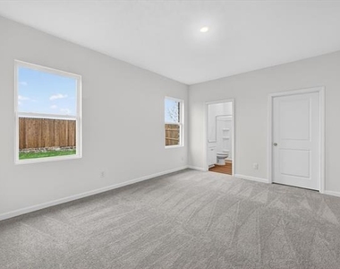 2128 Meadow Park Drive - Photo Thumbnail 6