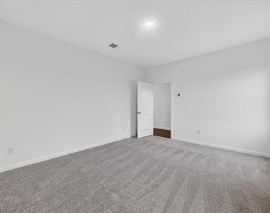 2128 Meadow Park Drive - Photo Thumbnail 9
