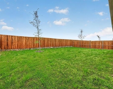 2128 Meadow Park Drive - Photo Thumbnail 15