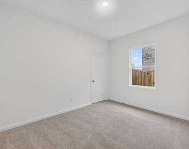 2128 Meadow Park Drive - Photo Thumbnail 12