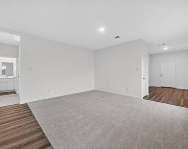2128 Meadow Park Drive - Photo Thumbnail 8