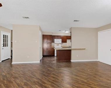 912 N Nursery Road - Photo Thumbnail 6