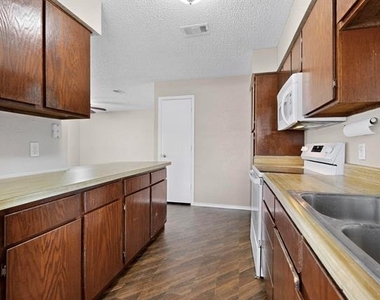 912 N Nursery Road - Photo Thumbnail 9