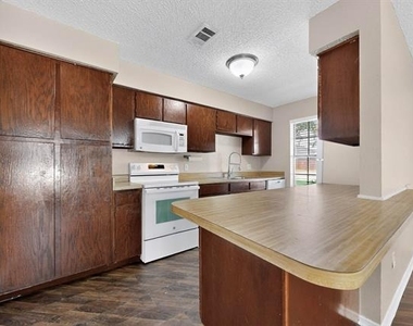 912 N Nursery Road - Photo Thumbnail 7