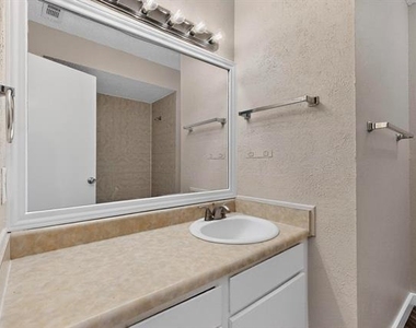 912 N Nursery Road - Photo Thumbnail 20