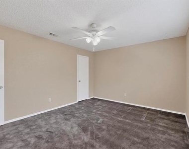 912 N Nursery Road - Photo Thumbnail 18