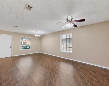 912 N Nursery Road - Photo Thumbnail 2