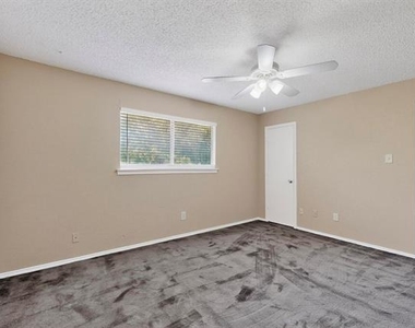 912 N Nursery Road - Photo Thumbnail 16
