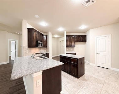 126 Wilmington Drive - Photo Thumbnail 10
