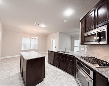 126 Wilmington Drive - Photo Thumbnail 12