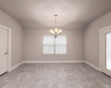 126 Wilmington Drive - Photo Thumbnail 13