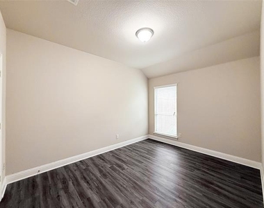126 Wilmington Drive - Photo Thumbnail 20