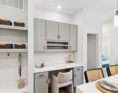 1735 N Greenville Avenue - Photo Thumbnail 5