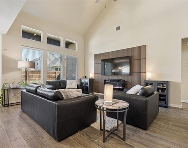 1416 Jackdaw Road - Photo Thumbnail 3