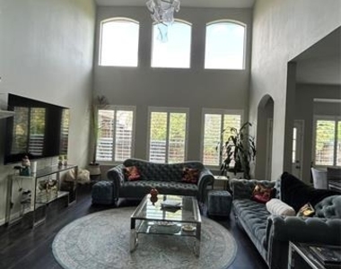 6400 Sidney Lane - Photo Thumbnail 6