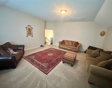 6400 Sidney Lane - Photo Thumbnail 17