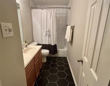 6400 Sidney Lane - Photo Thumbnail 23