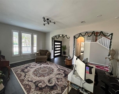 6400 Sidney Lane - Photo Thumbnail 4