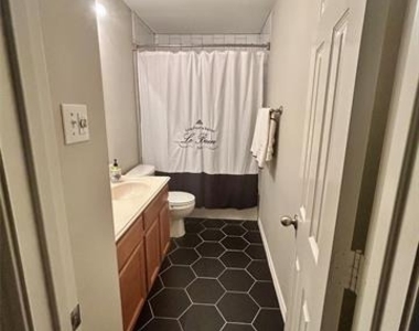 6400 Sidney Lane - Photo Thumbnail 24