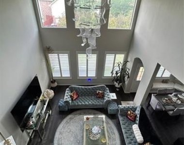 6400 Sidney Lane - Photo Thumbnail 5