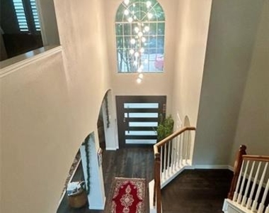 6400 Sidney Lane - Photo Thumbnail 3
