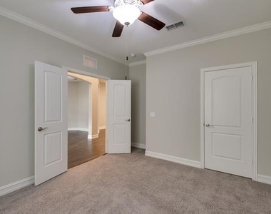 3505 Montadale Avenue - Photo Thumbnail 2
