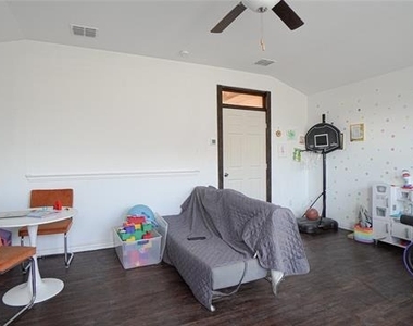 733 Alden Drive - Photo Thumbnail 11