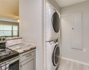 4704 Collinwood Avenue - Photo Thumbnail 16
