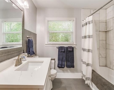 4704 Collinwood Avenue - Photo Thumbnail 25