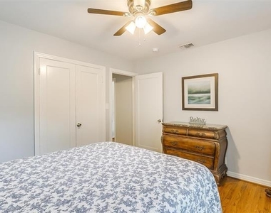 4704 Collinwood Avenue - Photo Thumbnail 19