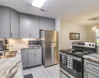 4704 Collinwood Avenue - Photo Thumbnail 12
