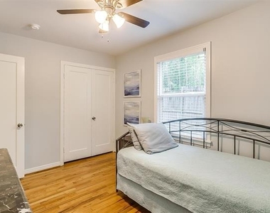 4704 Collinwood Avenue - Photo Thumbnail 23