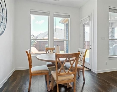 525 Overton Avenue - Photo Thumbnail 9