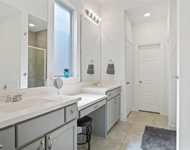 525 Overton Avenue - Photo Thumbnail 12